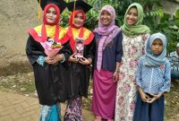 Wisuda Bahagia