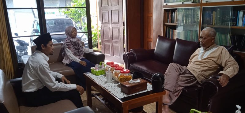 Drs KH Muhammad Syakir Ali MSi  memberikan arahan panitia