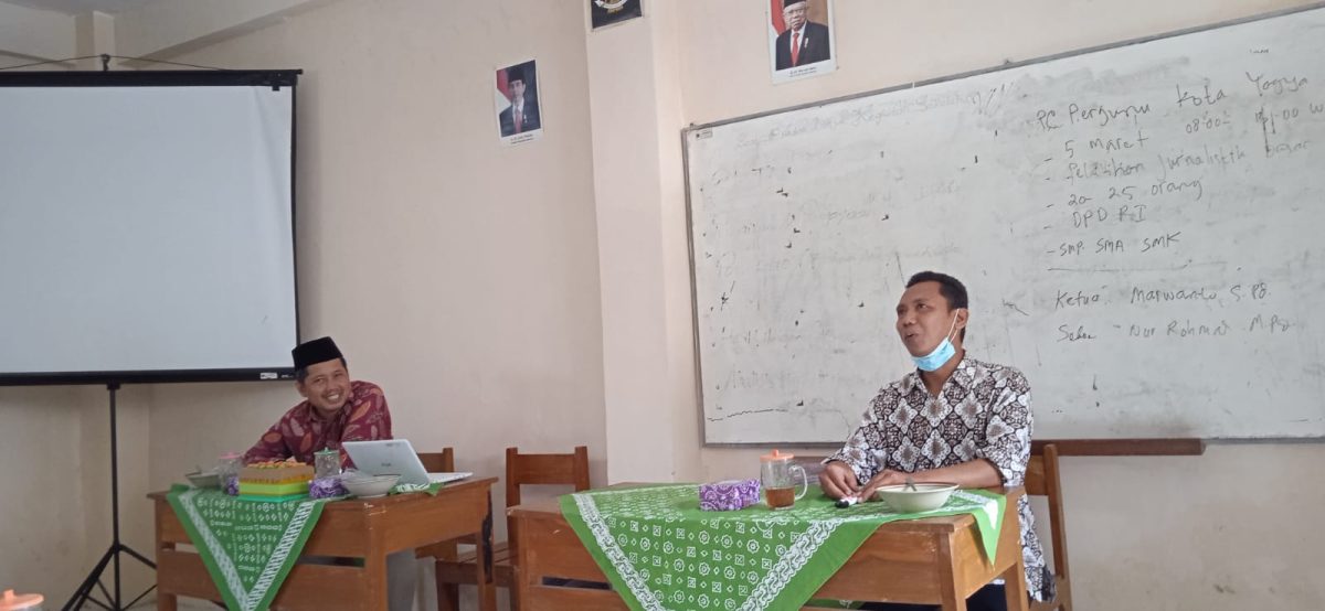 Muhammad Saefullah dan Marwanto SPd pimpin musyawarah 